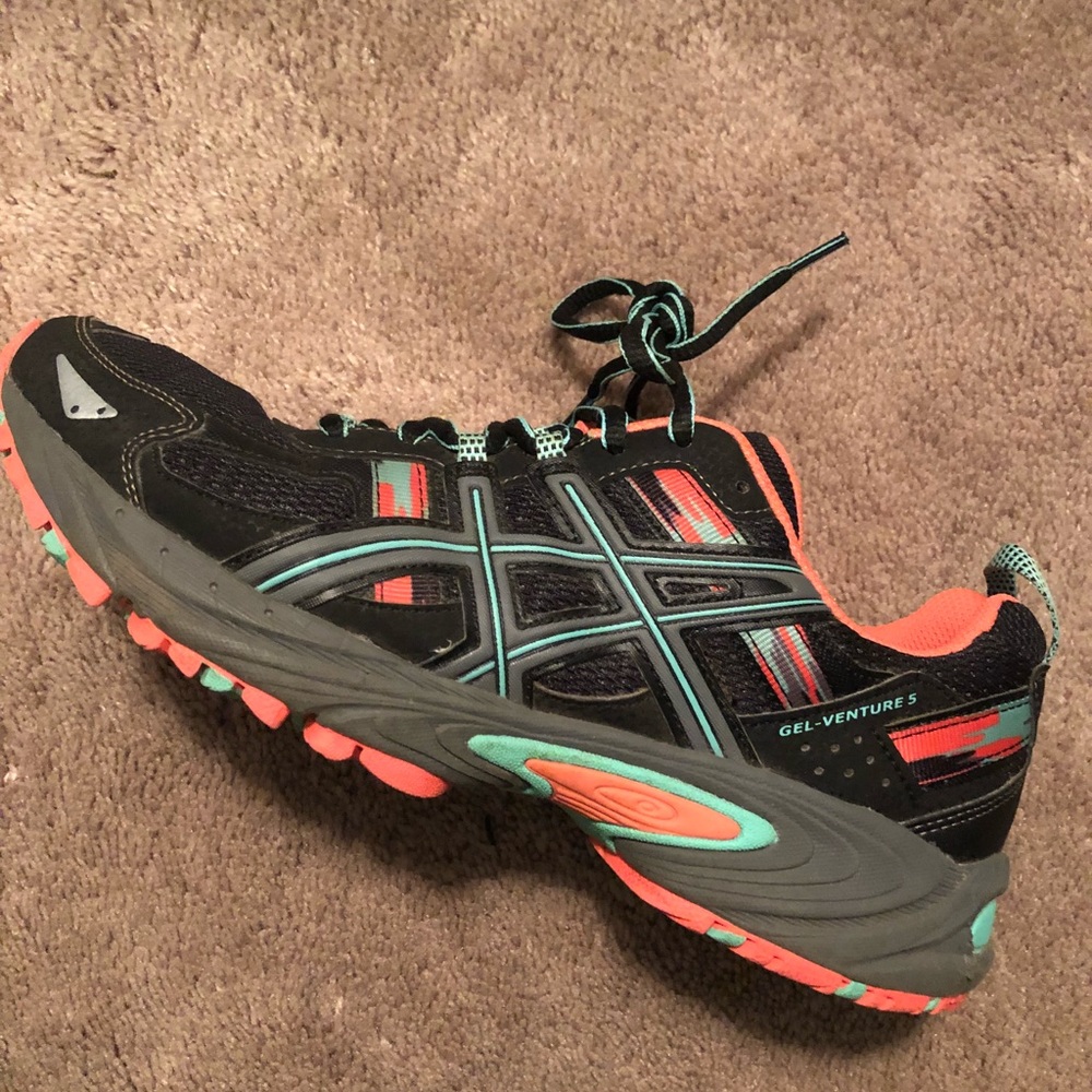 ASICS Gel venture 5